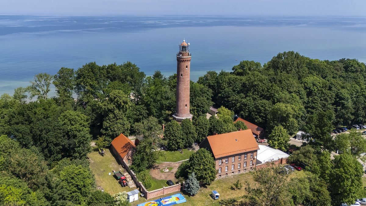 Latarnia morska w Gąskach.