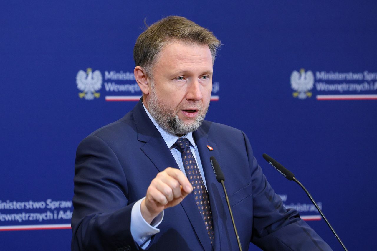 "Godne napiętnowania". Kierwiński reaguje po gwałcie na policjantce