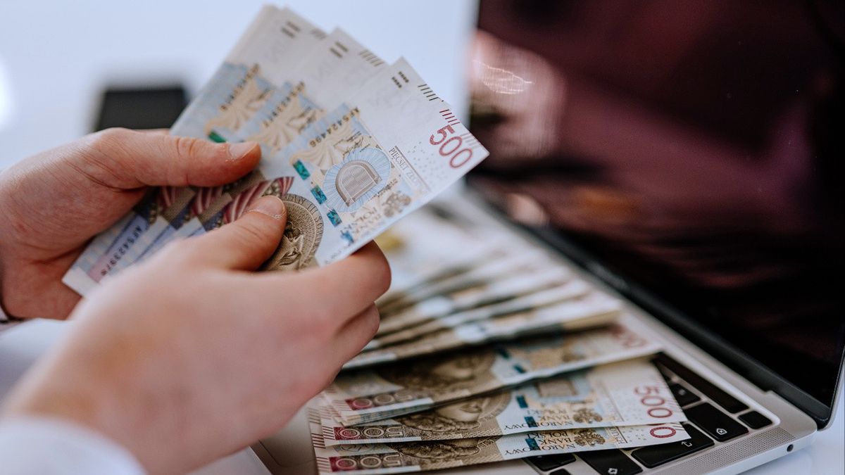 Oszczędności na koncie. Ile warto trzymać? Eksperci wskazują