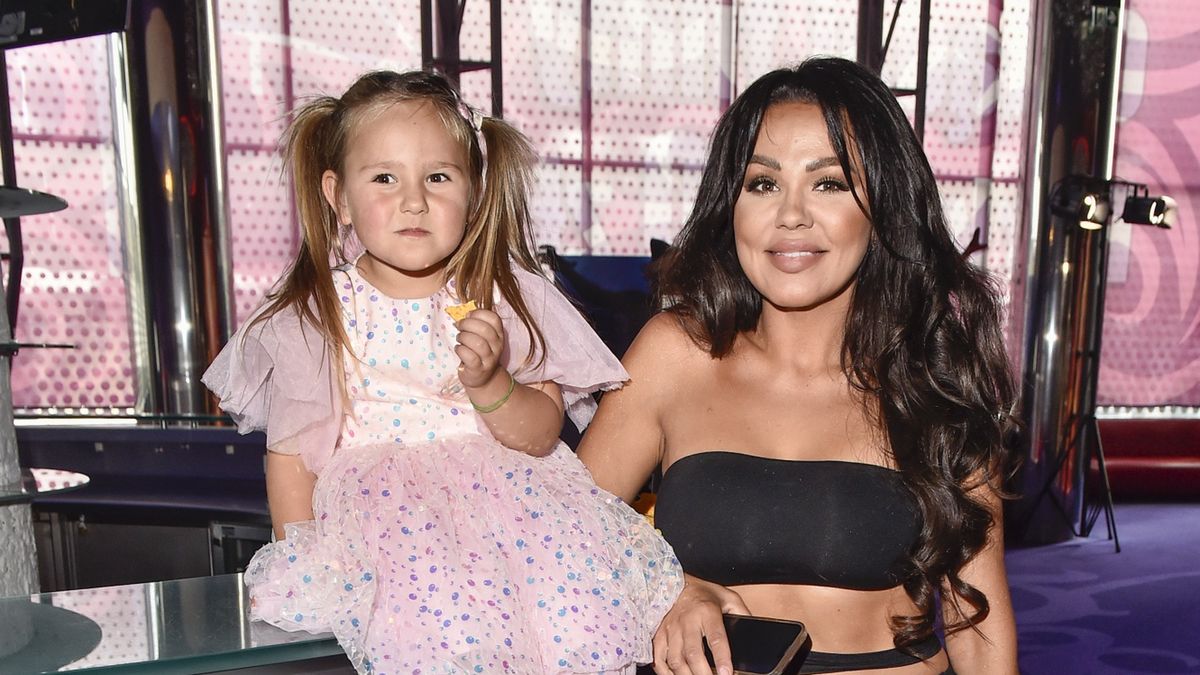 Sylwia Bomba odkłada pieniądze na konto córki