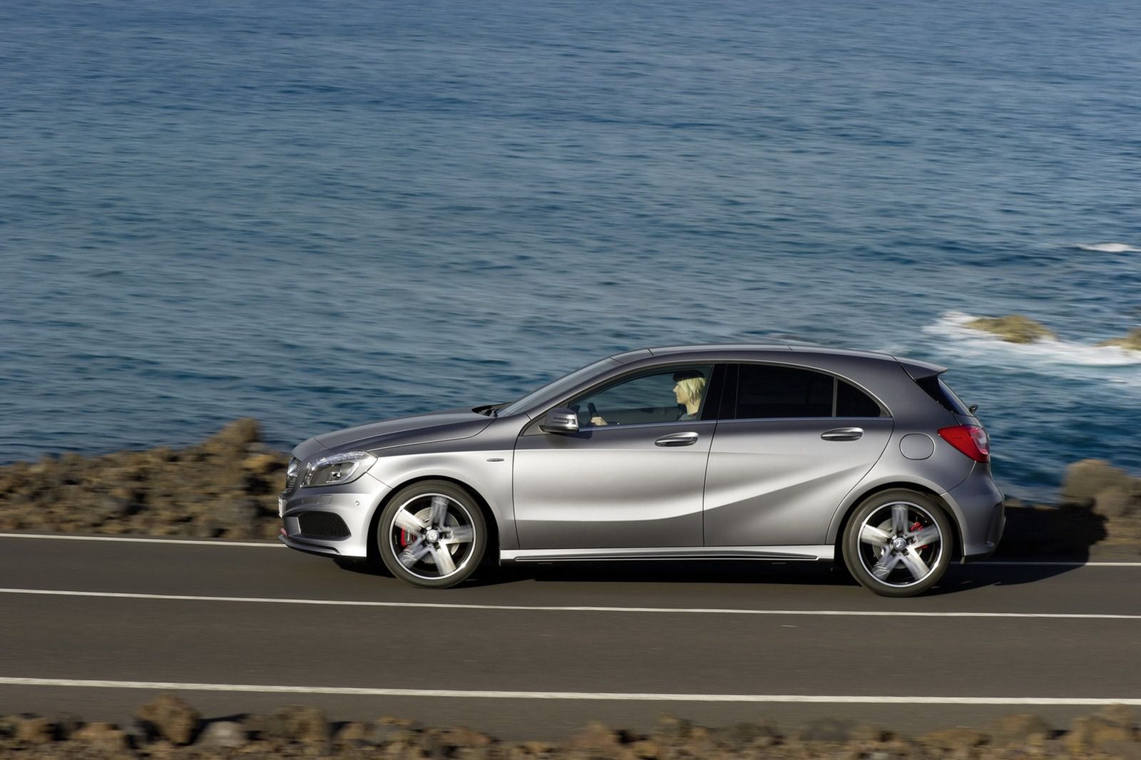 Mercedes-Benz klasy A (W176) - obszerna galeria prosto od producenta 59