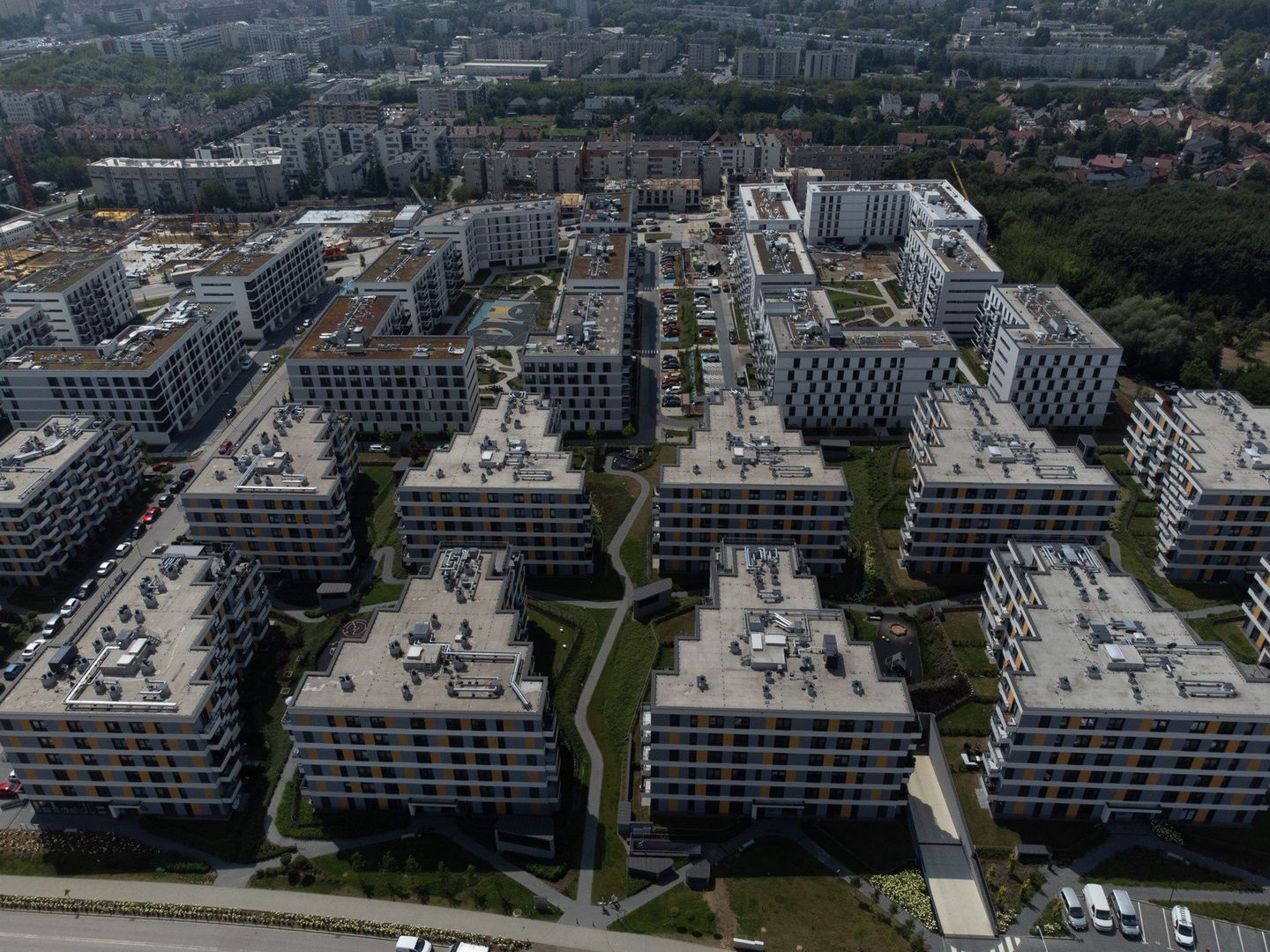 Górka Narodowa. Beton leje się nie tylko tu