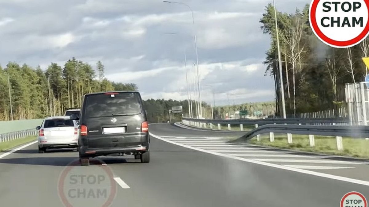 Pokazał nagranie kolumny rządowej. Nie krył złości. 