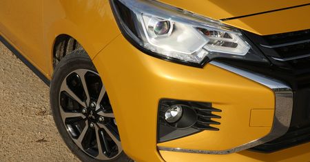 Zalegają w salonach. Nowe japońskie auto można kupić za 60 tys. zł