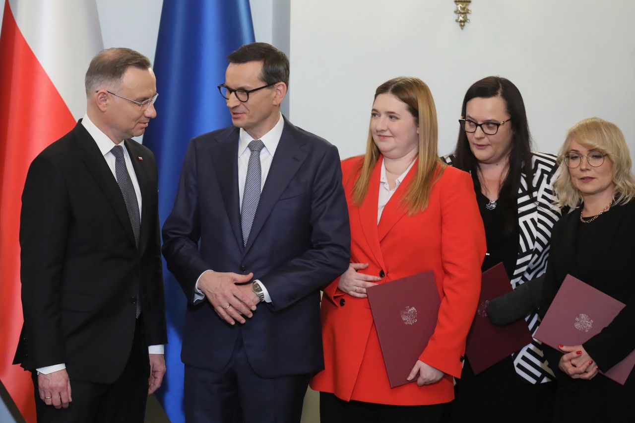 Prezydent Andrzej Duda, premier Mateusz Morawiecki, minister rolnictwa Anna Gembicka, minister funduszy i polityki regionalnej Małgorzata Jarosińska-Jedynak oraz minister aktywów państwowych Marzena Małek