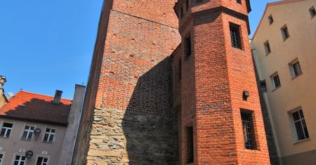 Architektoniczne anomalie. Kto potrafi wyjaśnić zagadkę ich powstania?