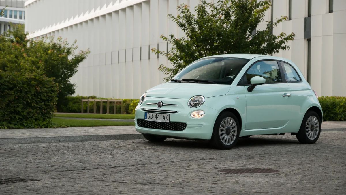 Fiat 500 - najtańsze dostępne w wynajmie Carsmile auto na rynku