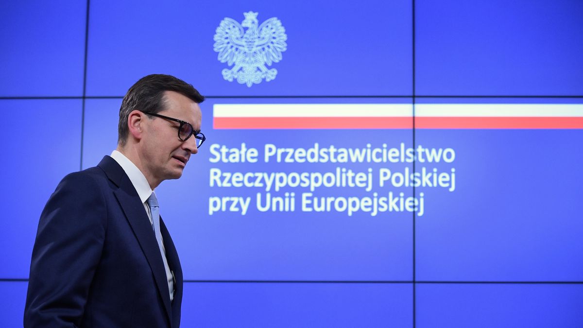 Mateusz MorawieckiBruksela, Belgia, 22.10.2021. Premier Mateusz Morawiecki bierze udzia� w konferencji prasowej po drugim dniu posiedzenia Rady Europejskiej w Brukseli, 22 bm. Unijni liderzy rozmawiali m.in. o orzeczeniu polskiego Trybuna�u Konstytucyjnego, dot. prymatu prawa europejskiego. (aldg) PAP/Marcin ObaraMarcin Obaradyplomacja, obrady, polityk polityka, posiedzenie, rada europejska, szczyt, ue, unijny, wizyta, zagraniczna