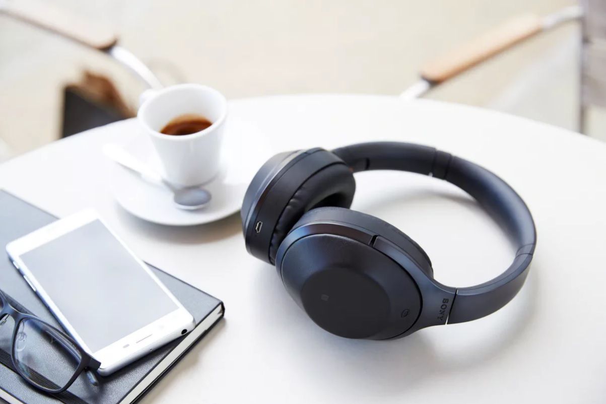 Sony MDR-1000X: słuchawki Bluetooth z najlepszym na rynku wytłumianiem hałasu