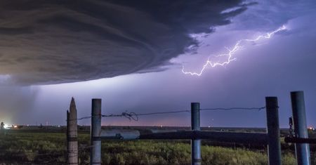 Naucz się fotografować błyskawice w 10 minut