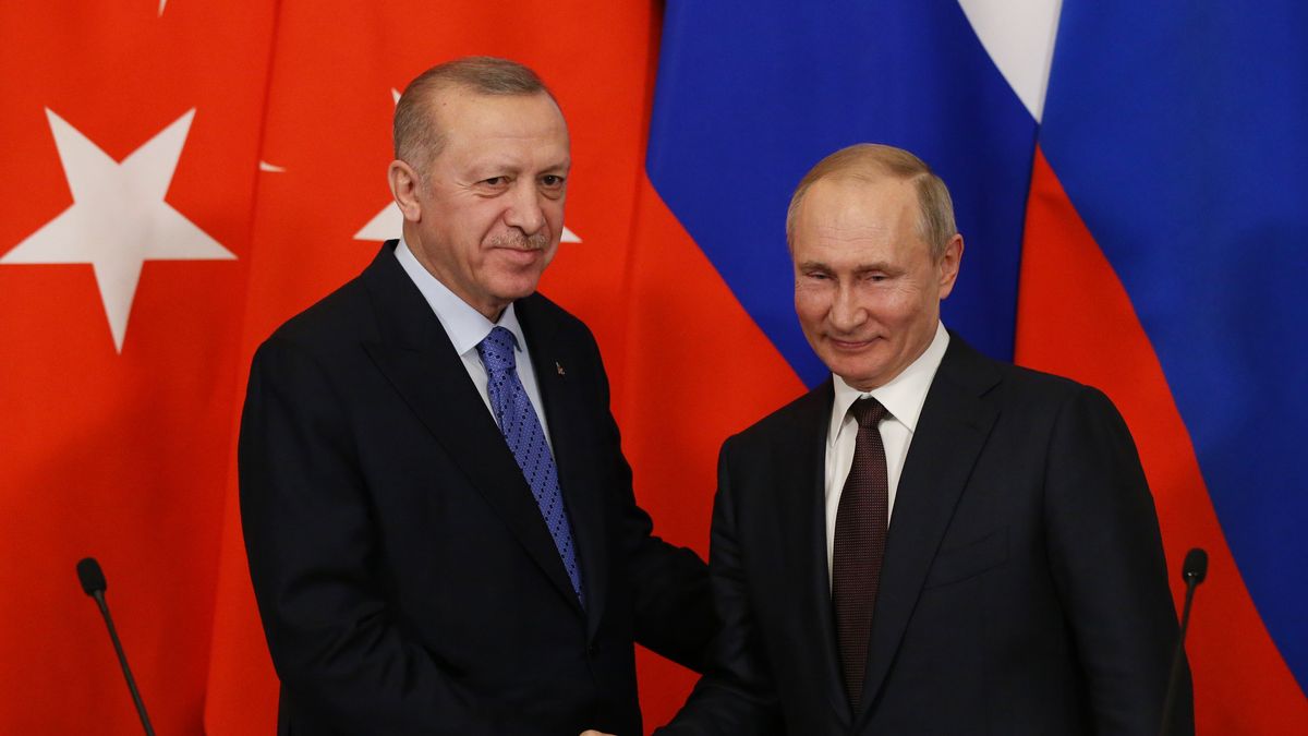 Recep Tayyip Erdoğan (z lewej) i Władimit Putin (z prawej)
