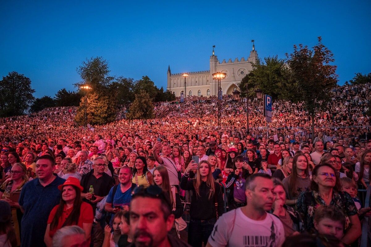 Ponad 60 tysięcy osób pod Zamkiem i organizacyjny paraliż. Tak wyglądał koncert Lato z Radiem i TVP w Lublinie