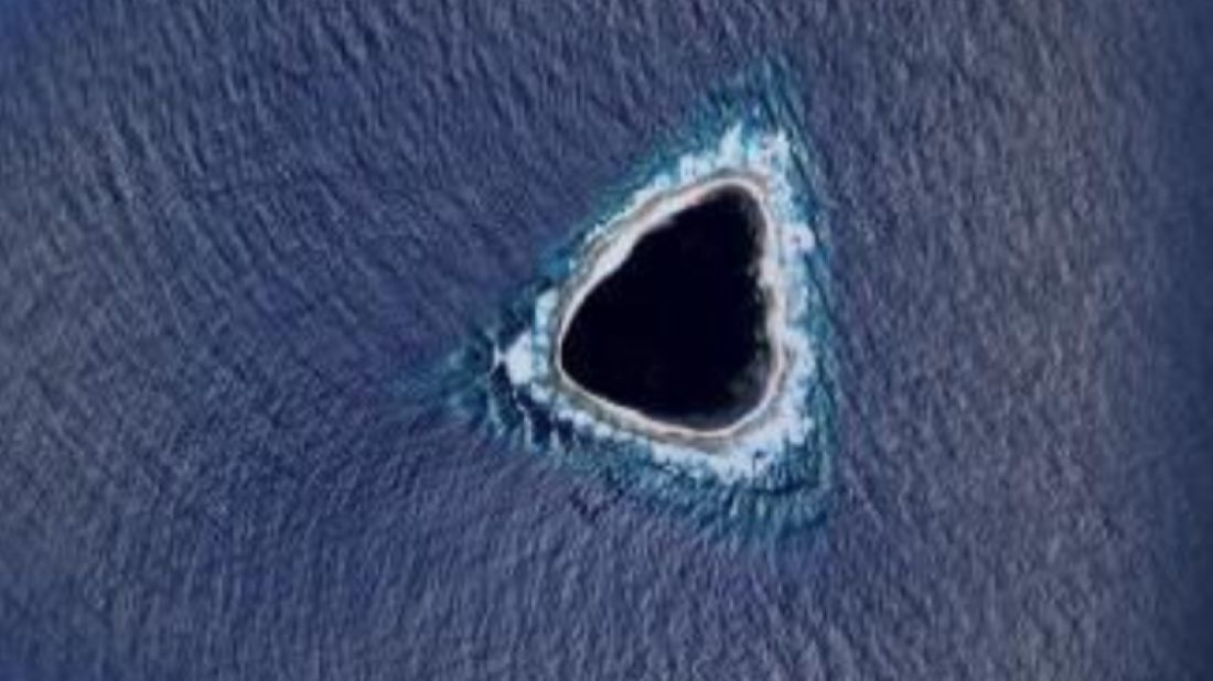 Internauci znaleźli tajemniczą wyspę na środku oceanu