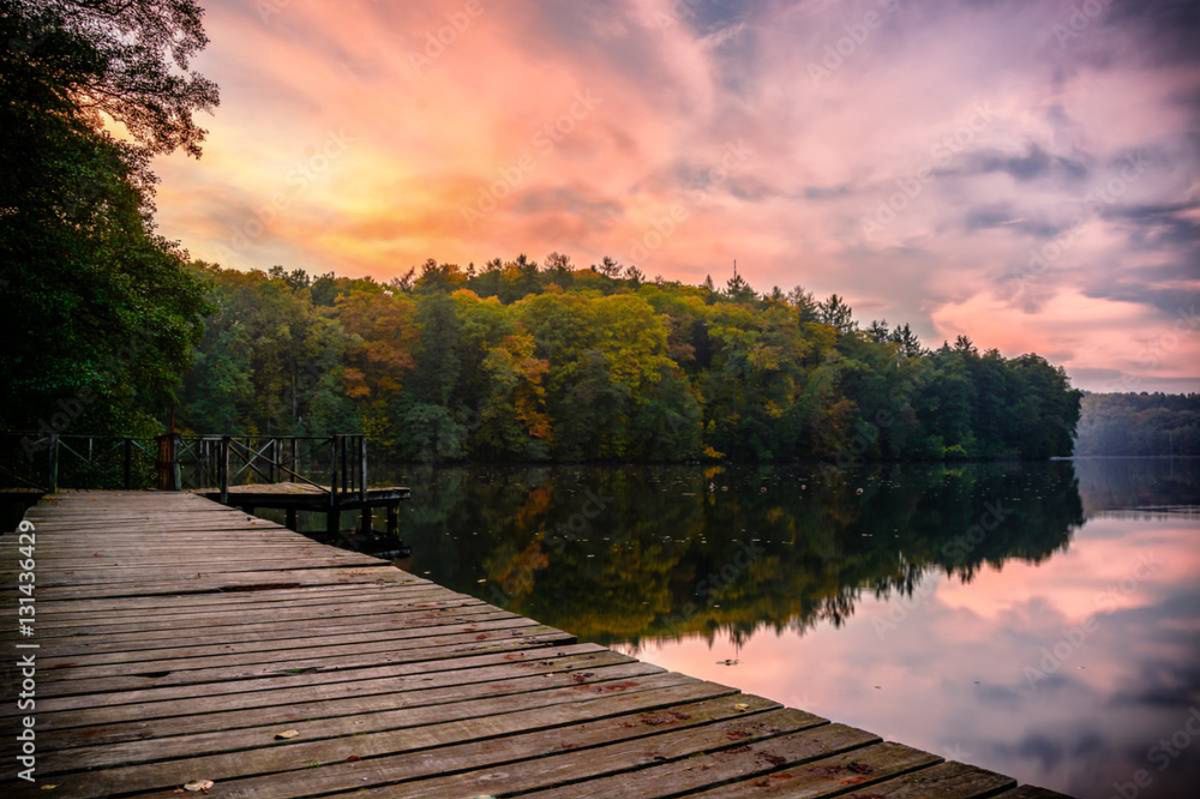 Wakacyjny przegląd pomostów na plażach Kujaw i Pomorza. Jedne są nowe i piękne, inne nadają się do rozbiórki
