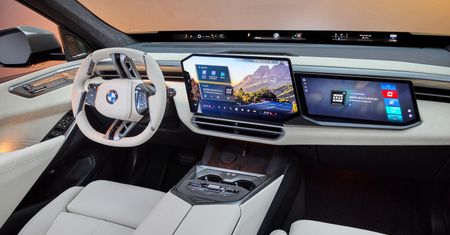 BMW twierdzi, że młodsi kierowcy nie chcą przycisków, bo wolą rozmawiać z samochodem