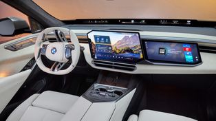 BMW twierdzi, że młodsi kierowcy nie chcą przycisków, bo wolą rozmawiać z samochodem