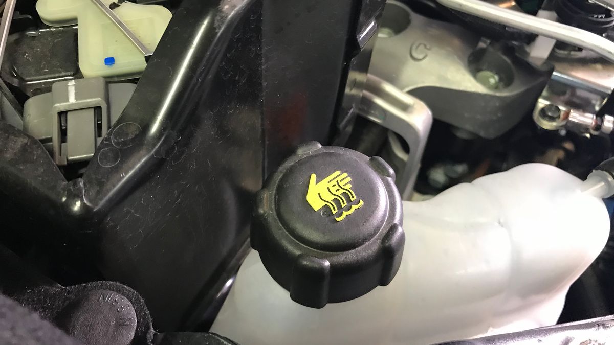 Płyn chłodniczy wymienia się rzadko. A stary może narobić szkód.