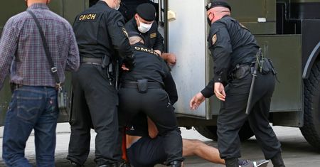 Białoruś. Studenci z Mińska w marszu solidarności. Są pierwsze zatrzymania