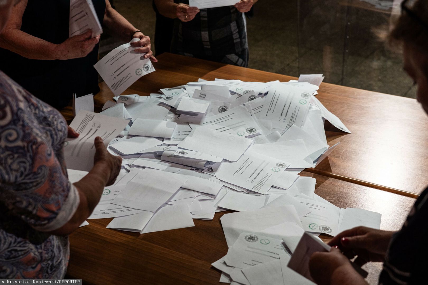 Wybory prezydenckie 2025 - liczenie głosów we Wrocławiu