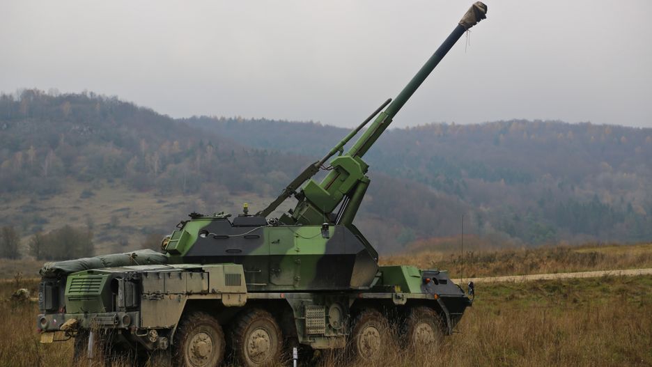 Czeska armatohaubica vz. 77 DANA podczas ćwiczeń NATO.