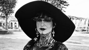 30-letnia influencerka i jej partner odnalezieni martwi przy drodze. Na ich ciałach znaleziono ślady ran postrzałowych