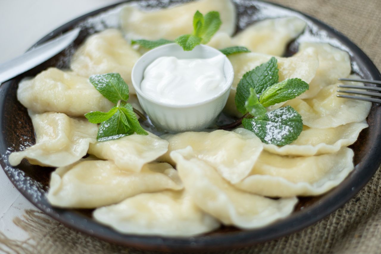 Już nie borówki, nie truskawki. Jesienią robię pierogi z innymi owocami i serkiem