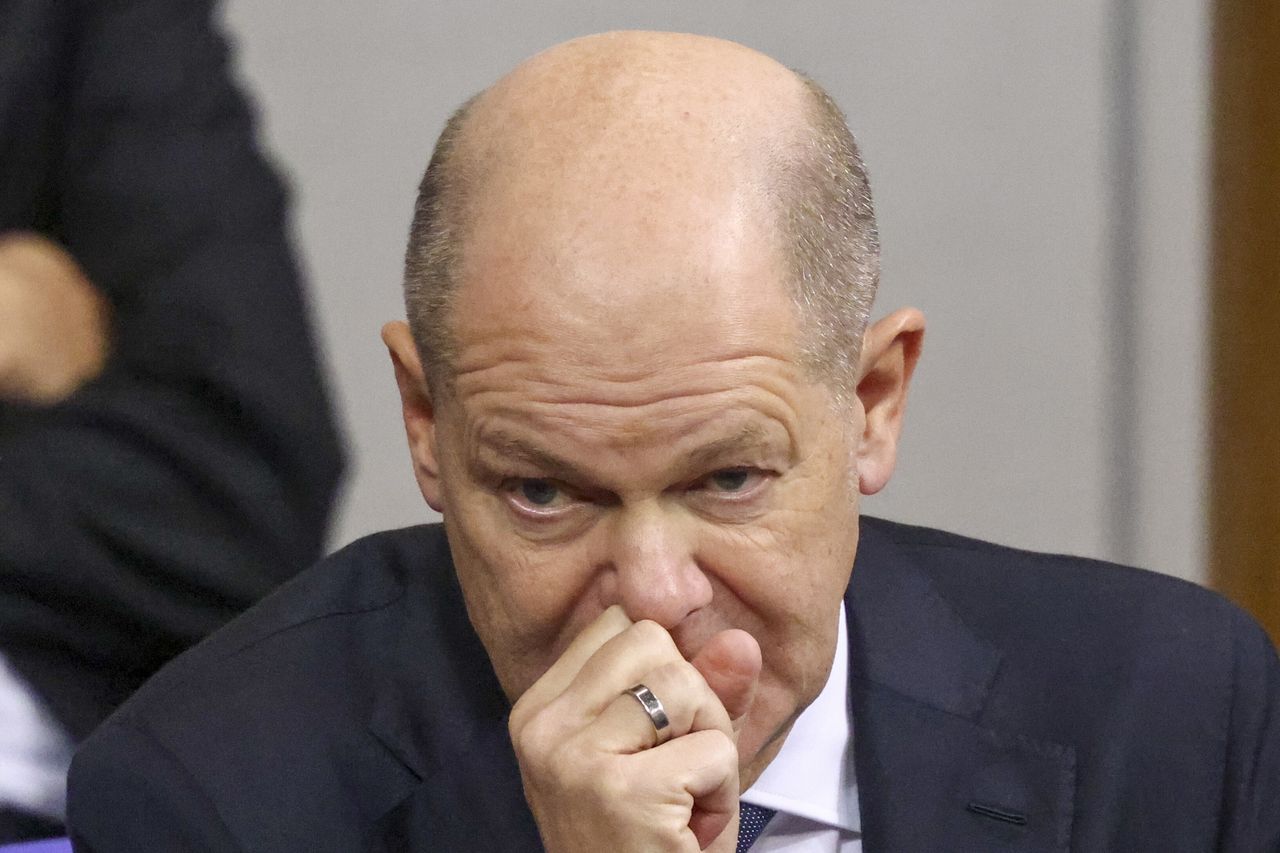 Scholz faces defeat as Bundestag vote triggers early election