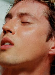 Troye Sivan zapowiada album, singiel to bop, a w teledysku jest polski akcent