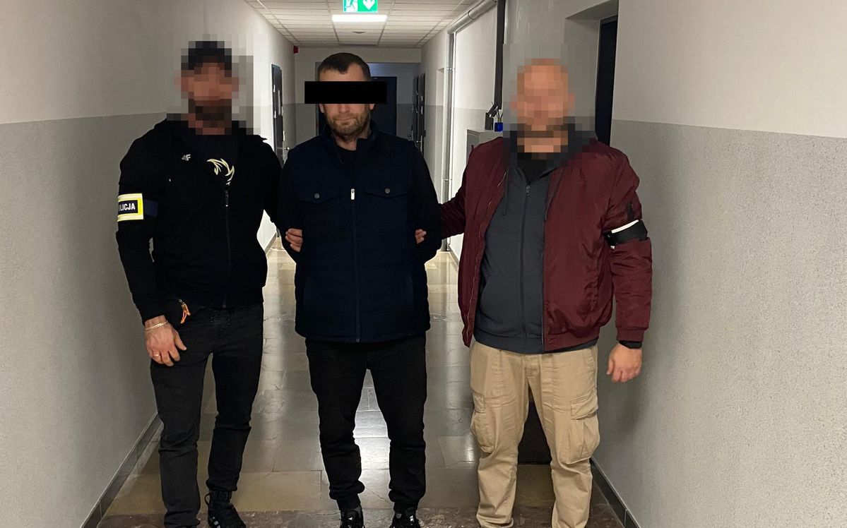 Nietrzeźwy kierowca ciężarówki staranował bramownicę galerii w Lublinie. Został wydalony z Polski