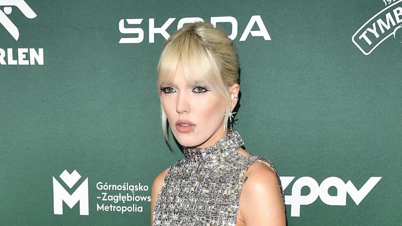 Daria Zawiałow pozuje topless