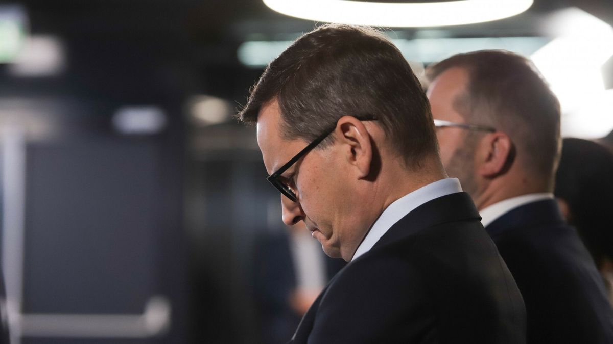 Po zapowiedzi premiera Morawieckiego wprowadzenia podatku od zysku spółek energetycznych z giełdy wyparowało osiem miliardów złotych - podało Radio ZET 