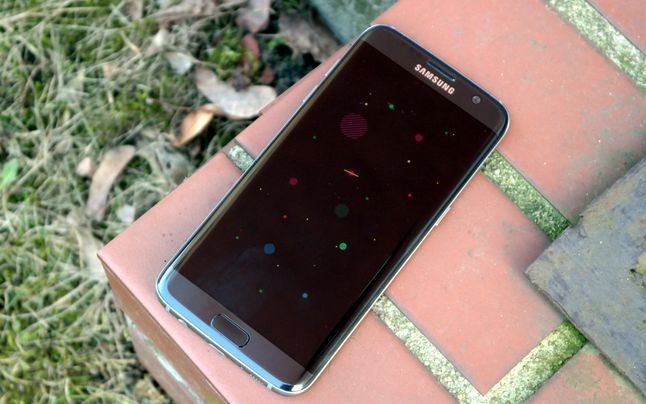 Samsung Galaxy S7 edge i obraz w trybie Always On Display