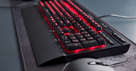 Akcesoria gamingowe Corsair w promocji Komputronik