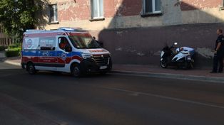 Krotoszyn: Mogło skończyć się groźnie. Zderzenie motocykla z samochodem osobowym