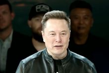 Elon Musk podczas debiutu giełdowego SpaceX