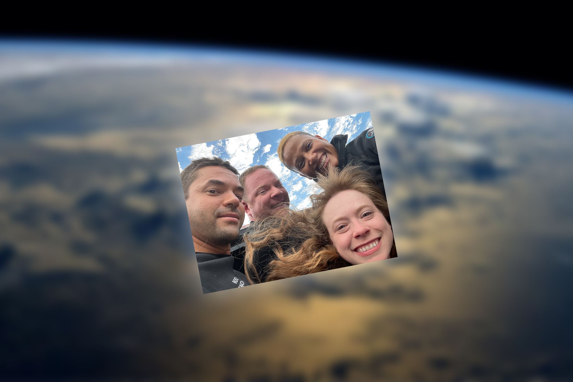 Kosmiczni turyści zrobili selfie na tle Ziemi. Wszyscy im zazdroszczą 1