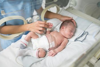 Horror na dziecięcym oddziale. Pielęgniarka robiła to noworodkom