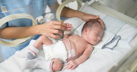 Horror na dziecięcym oddziale. Pielęgniarka robiła to noworodkom