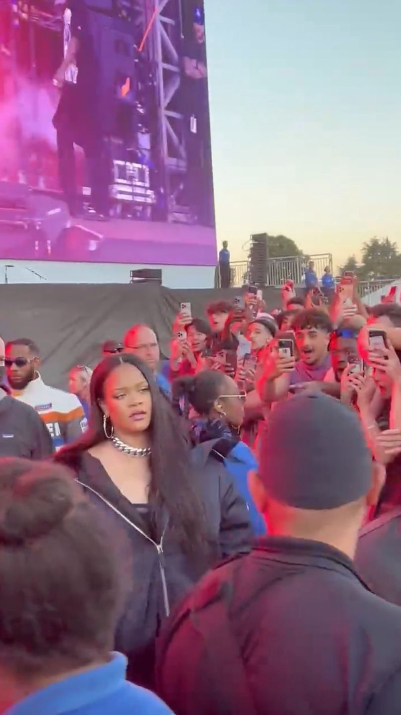 Rihanna przyłapana pierwszy raz po porodzie