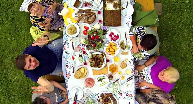 „Kuchenne podboje Karolaka” w Święta w TVP1. Producentem Grupa Bauer