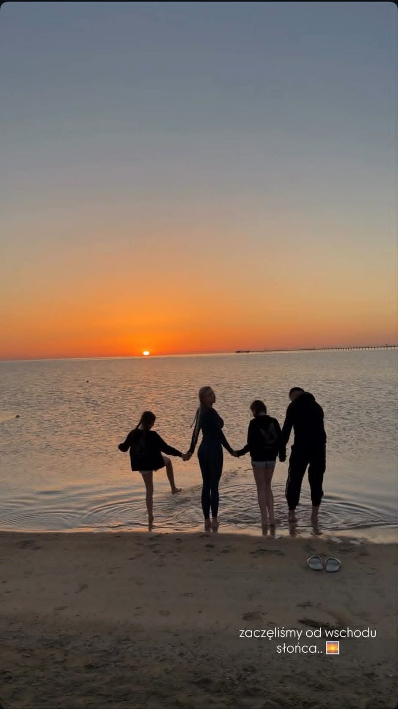 Eliza Trybała i Paweł "Trybson" Trybała z córkami