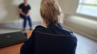 Bielsk Podlaski: 27-letni przemocowiec złamał zakaz zbliżania i zaatakował byłą dziewczynę w pracy