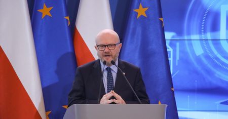PiS straszy programem, które zapoczątkowało. Rząd uspokaja