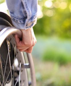 Ułatwienia i możliwości głosowania dla osób z niepełnosprawnościami oraz seniorów w II turze wyborów prezydenckich 2025. Z czego można skorzystać?