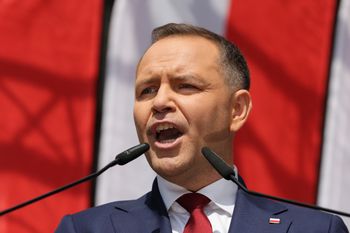 Robił to już wcześniej. Jest nowe wideo z Nawrockim