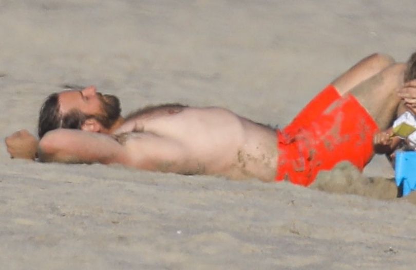 Jennifer Garner i Bradley Cooper relaksują się na plaży w Malibu