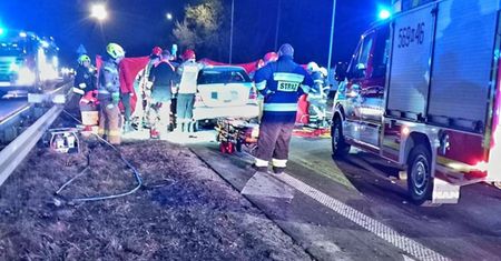 Tragiczny wypadek na Mazowszu. Wóz strażacki jechał do pożaru