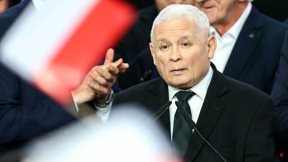 Jarosław Kaczyński podczas wieczoru wyborczego w sztabie PiS
