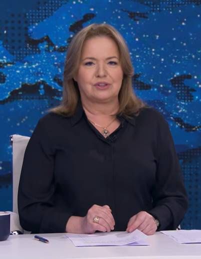 Danuta Holecka, wykształcenie