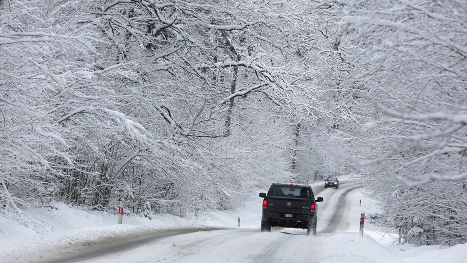 Pogoda. Ostrzeżenia drugiego stopnia od IMGW. Zima da się we znaki